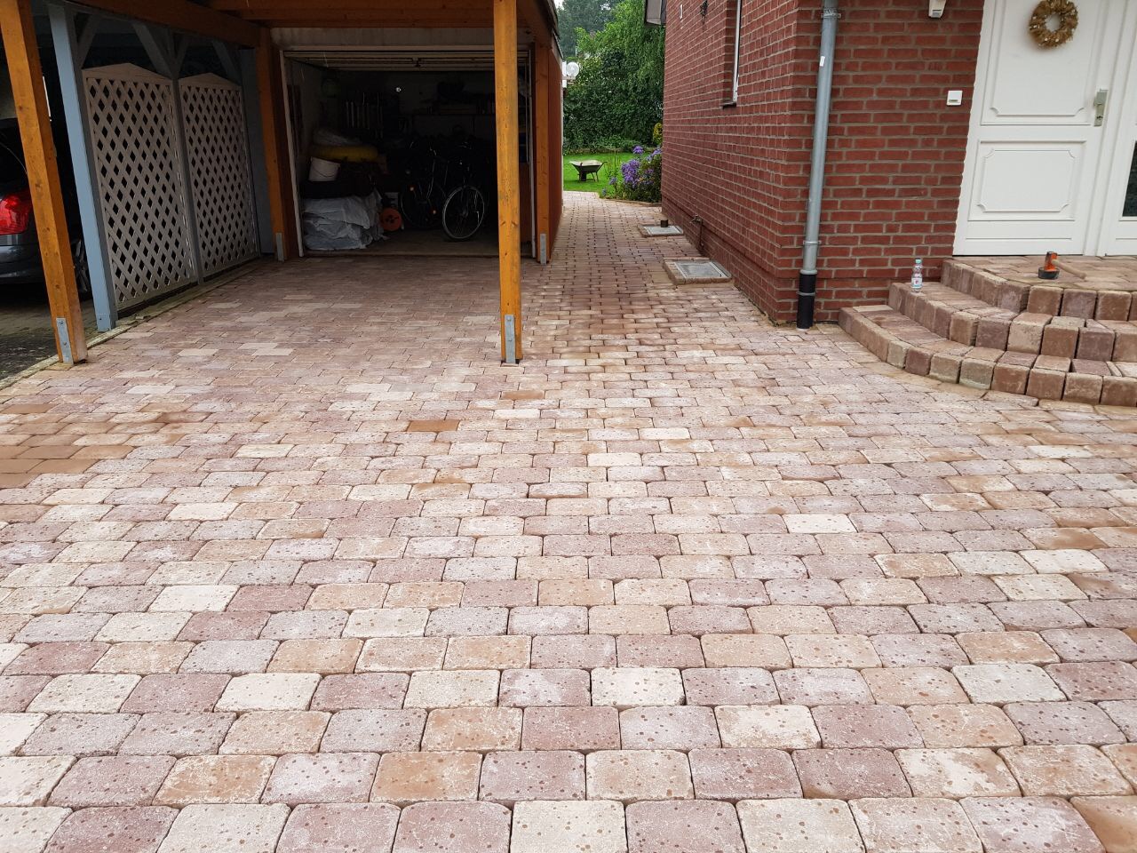 Einfahrt gepflastert Einfahrt gepflastert